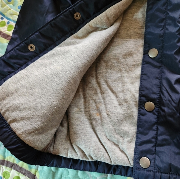 Boys old navy jacket - Picture 3 of 6